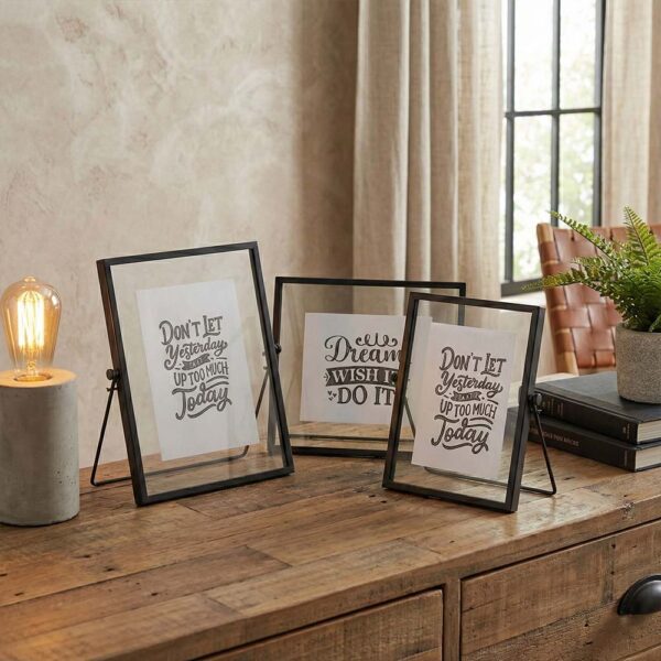 قاب عکس رومیزی فلزی مشکی مدرن با پایه، مناسب دکور میز کنسول.