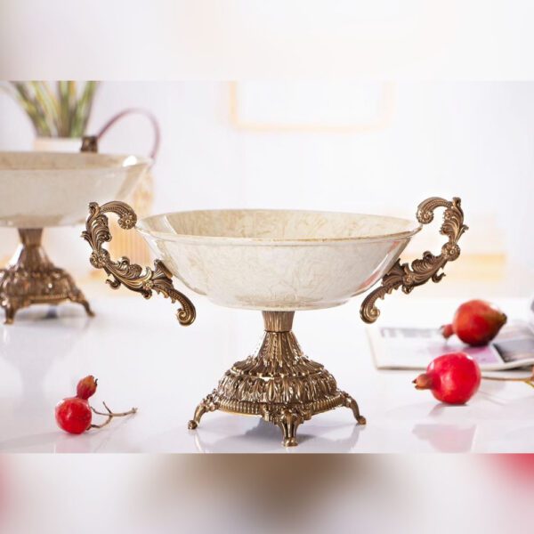 شکلات خوری پایه دار آنتیک مدل ماربل با دسته‌های فلزی کار شده