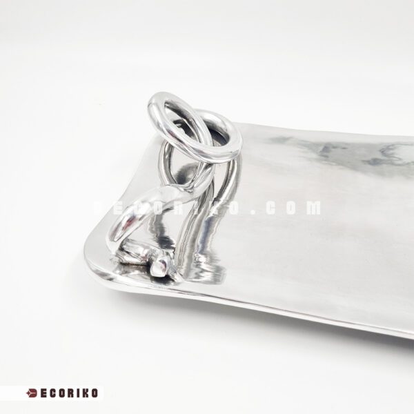 نمای نزدیک دستگیره پیچ خورده رولت خوری کوچک