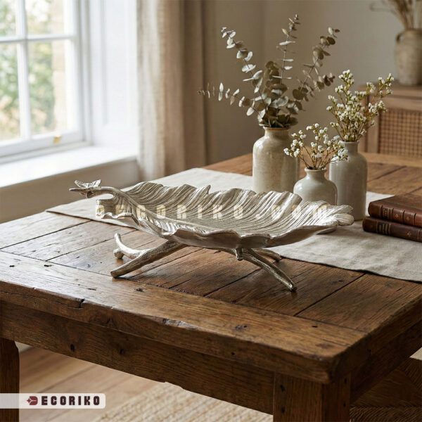 ظرف پذیرایی نقره ای مدل برگ بهشتی در چیدمان دکوراسیون مدرن