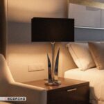 آباژور رومیزی استیل نقره ای مدل لاله کنار تخت خواب