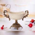 آجیل خوری پایه دار آنتیک مدل ماربل با دسته‌های فلزی کار شده و کاسه مستطیلی
