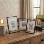 قاب عکس رومیزی فلزی مشکی مدرن با پایه، مناسب دکور میز کنسول.