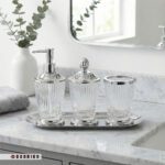 چیدمان اکسسوری سرویس بهداشتی مدرن رنگ سیلور با بدنه شفاف و شیاردار