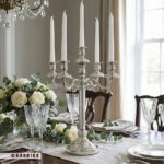 چیدمان میز ناهارخوری لوکس با شمعدان ۵ شعله فلزی سیلور